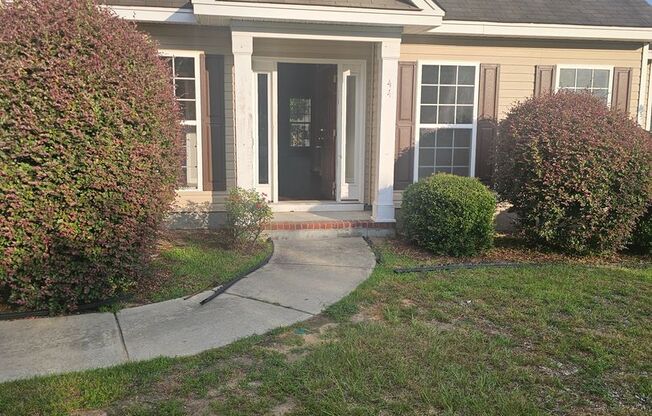 Spacious 5 Bedroom Beauty in NE Columbia – Modern Updates & Ideal Location!