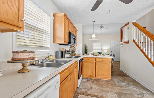 1515/1517 Cassell Ln