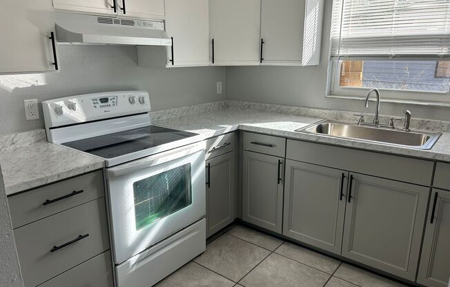 3 beds, 1 bath, $1,750