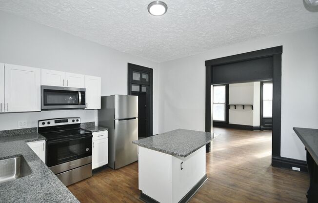 4 beds, 2 baths, $1,350, Unit Unit 2