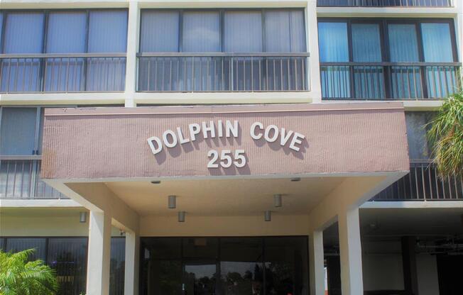 255 DOLPHIN PT