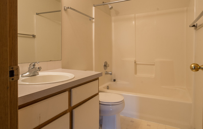 2 beds, 1 bath, $1,195