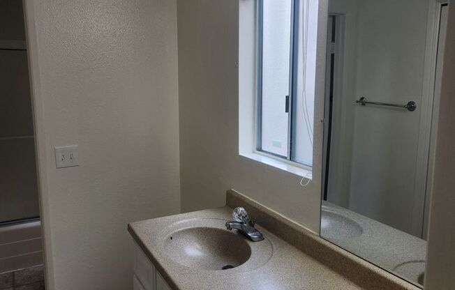 1 bed, 1 bath, $2,075, Unit 2