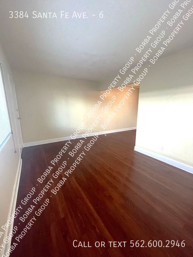 3384 Santa Fe Ave.