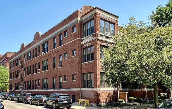 3147 Medill