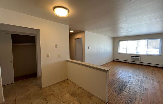 1 bed, 1 bath, $1,015, Unit 13