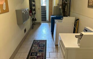 2 beds, 1 bath, $900, Unit WF-101