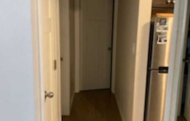 1 bed, 1 bath, $1,085, Unit 103