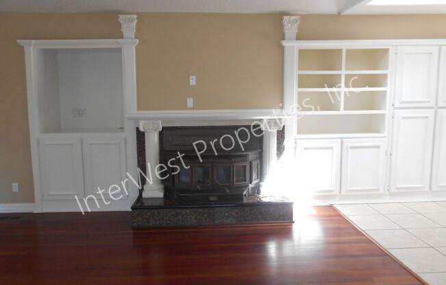 Large 3 Bed+ Bonus Room SW Pdx Home, Natural Light, 2 Car Garage, Deck and Location!