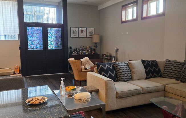 2422-24 W. Fullerton LLC