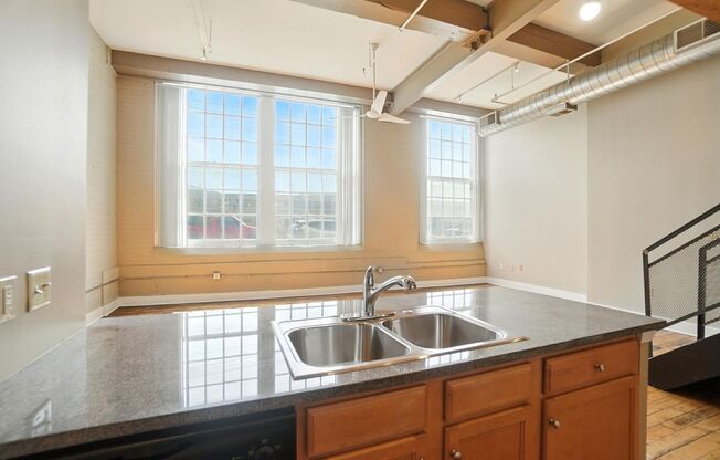 1 bed, 1 bath, 943 sqft, $1,424, Unit 3301-103