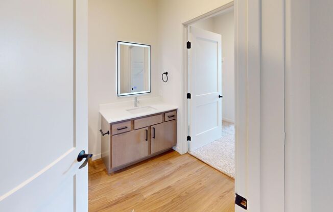 2 beds, 2 baths, 1,090 sqft, $1,695, Unit 1621-532