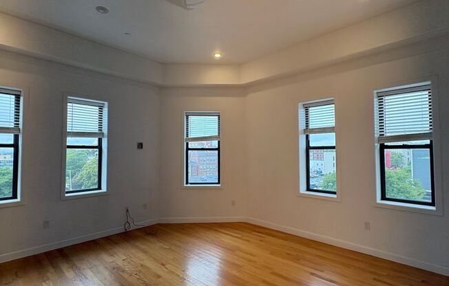 2 beds, 1 bath, 9,999 sqft, $2,250, Unit 64-403