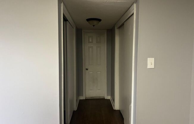 2 beds, 1 bath, 931 sqft, $850, Unit A3