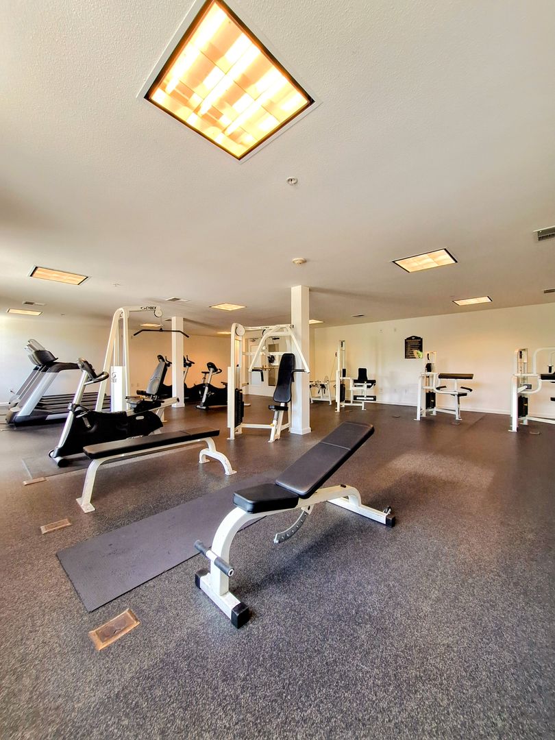 Beautiful 2bd Condo In Gated Community With Pool, Gym, and In-unit Laundry!