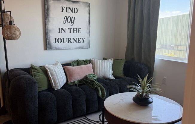 1 bed, 1 bath, 580 sqft, $1,625, Unit 301