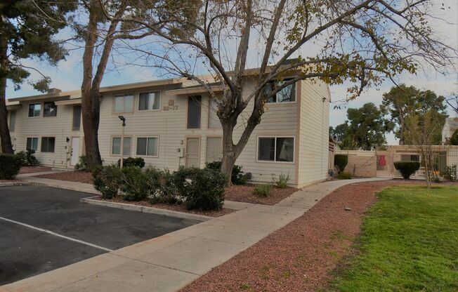 1 Bed Townhouse - 4770 Topaz #77 - Park Village