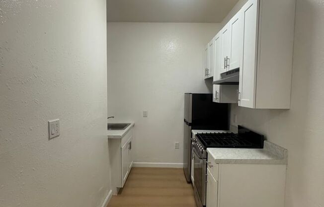 734-738 Larkin Street (846rc)