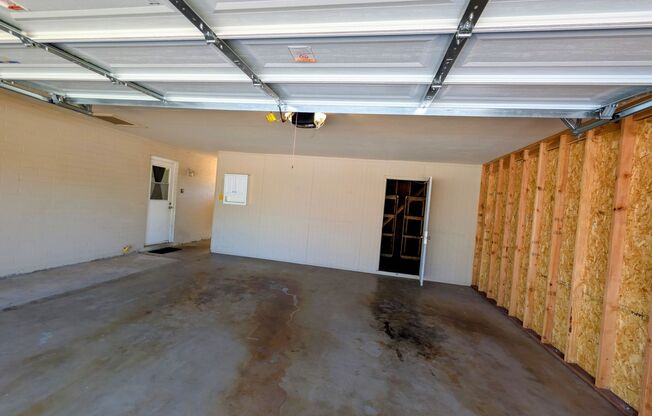 EXCEPTIONAL AREA/NEIGHBORHOOD-4 Bedrooms~Scottsdale Schools~1/2 Acre Lot