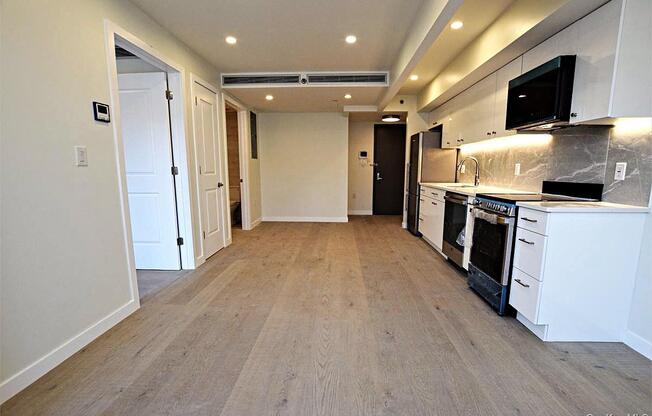 1 bed, 1 bath, 565 sqft, $3,154, Unit 6D