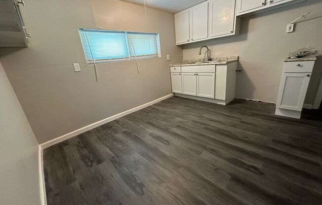 2 beds, 1 bath, $1,100