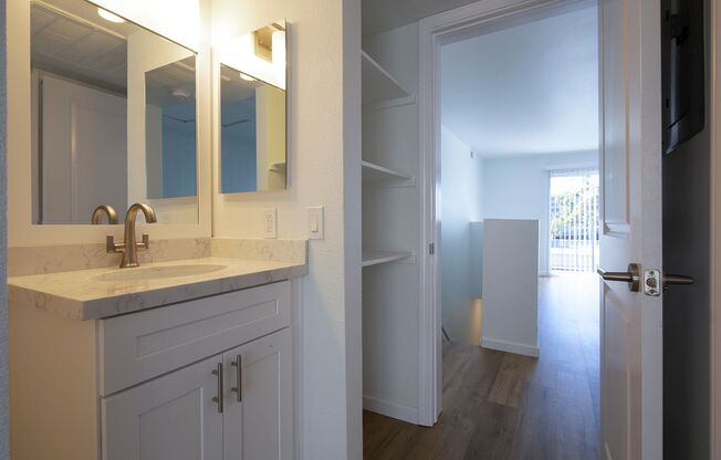 1 bed, 1 bath, 450 sqft, $2,300, Unit 506
