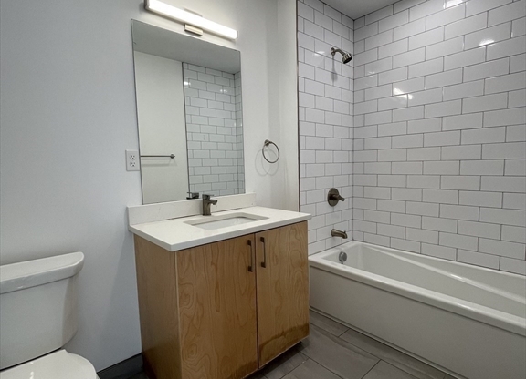 4 beds, 2 baths, 1,222 sqft, $6,100, Unit 306