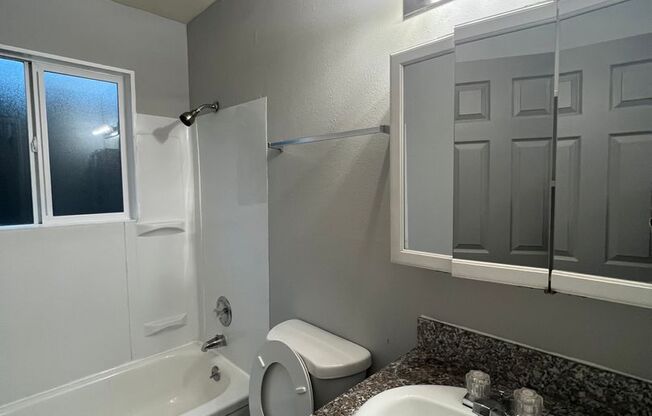 1 bed, 1 bath, 550 sqft, $1,100, Unit 11