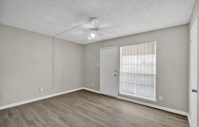 Charming 3 bedroom, 1.5  bath apartment in West El Paso!