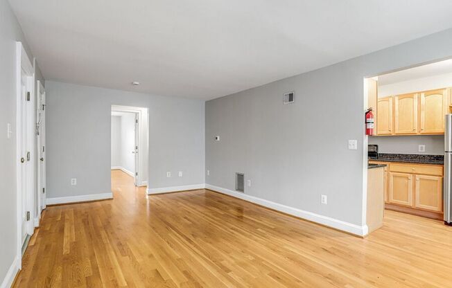 752 9 ST SE