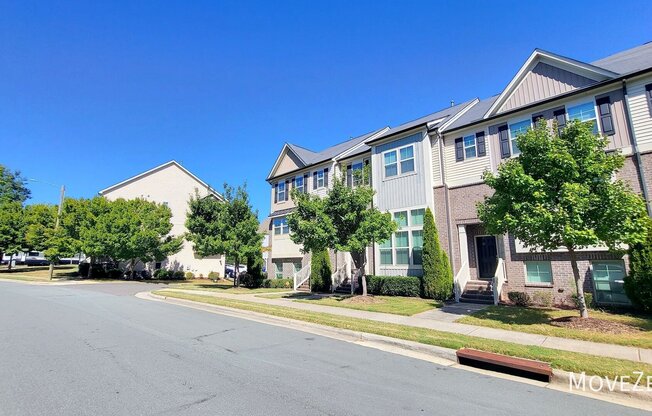 601 MALLORY LN
