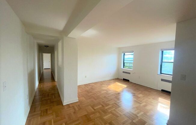 2 beds, 1 bath, 867 sqft, $1,100, Unit 307