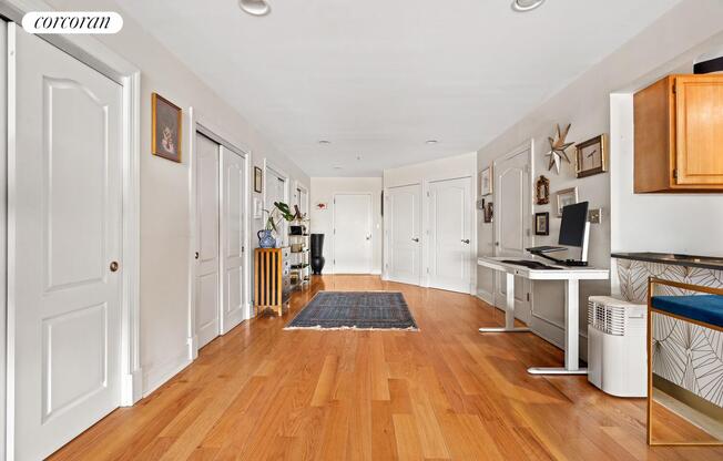 19 19 24 AVE
