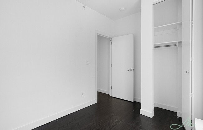 2 beds, 1 bath, $6,300, Unit 4B