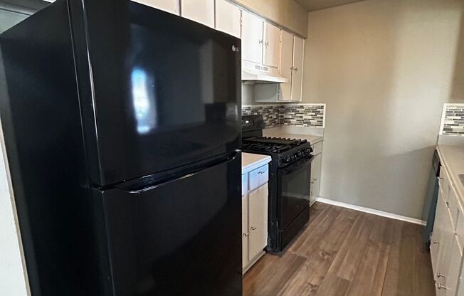 2 beds, 2 baths, $1,350, Unit Unit A