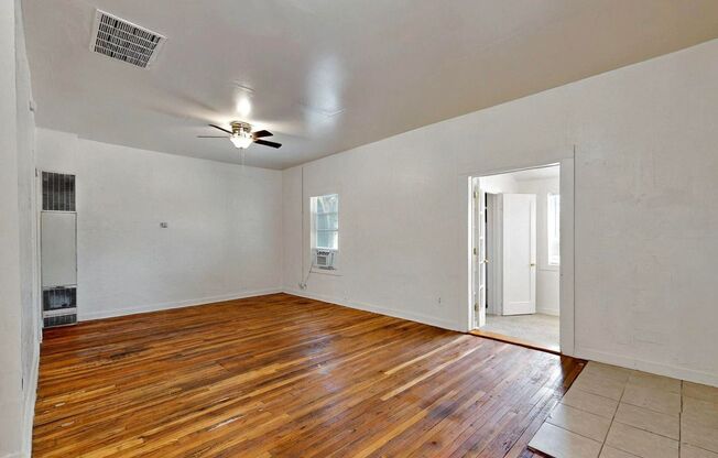2 beds, 1 bath, 900 sqft, $1,400, Unit 823 11th Street NW
