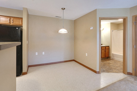 Deer Lakes Apartments â Dining Area - Eat-In Kitchen - Appliances Included â Ask for a Tour - Pet Friendly