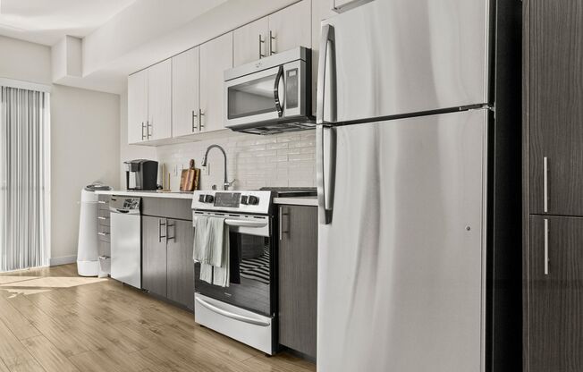 1 bed, 1 bath, 804 sqft, $2,050, Unit 119