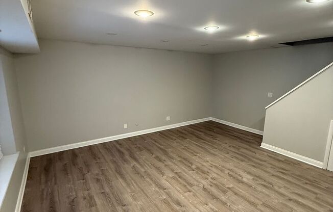 2 beds, 1.5 baths, $2,500, Unit 108