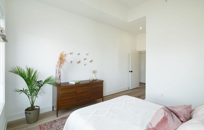 1 bed, 1 bath, 608 sqft, $1,550, Unit Unit 301