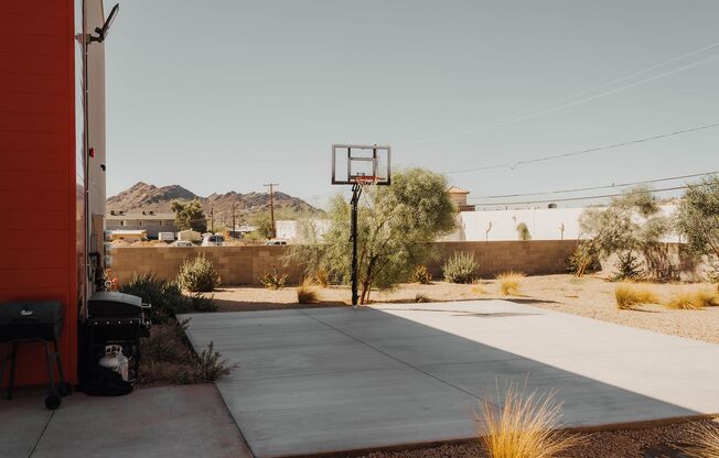 3 beds, 2 baths, 950 sqft, $1,750, Unit 19
