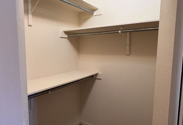 2 beds, 2 baths, $1,450, Unit Unit 404