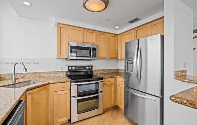 2 beds, 2 baths, 1,262 sqft, $6,500, Unit LPH 01 - 3501