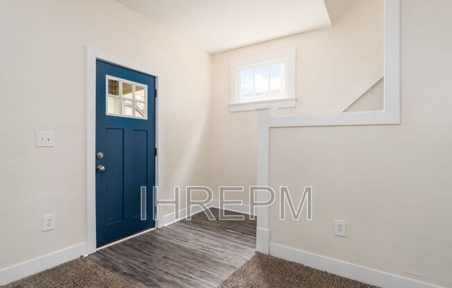 977 Ellsworth Ave