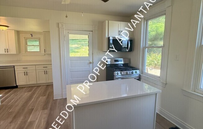 331 MDW AVE