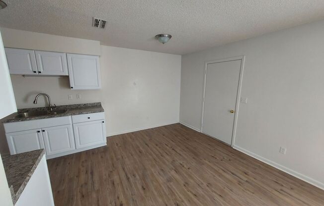 3 beds, 2 baths, $1,595