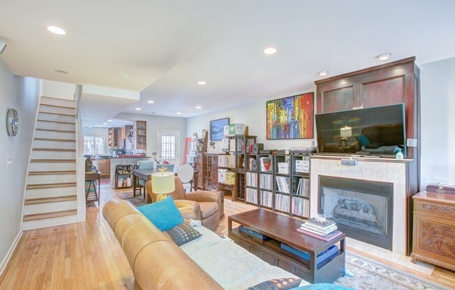 1730 10 ST NW