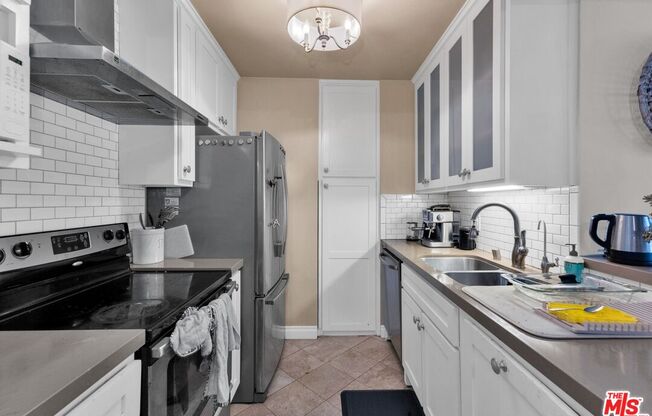 7740 Redlands Street