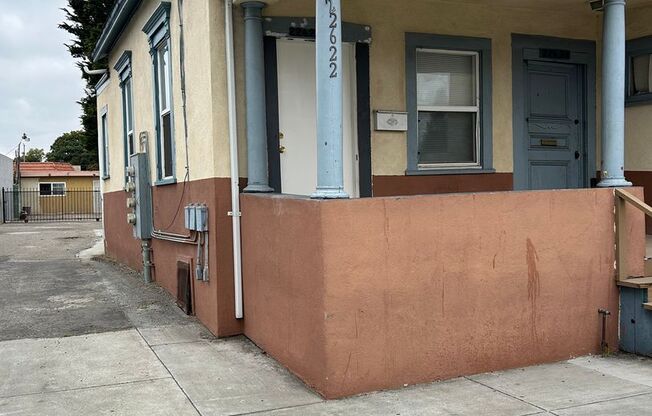 Hayward One Bedroom Duplex