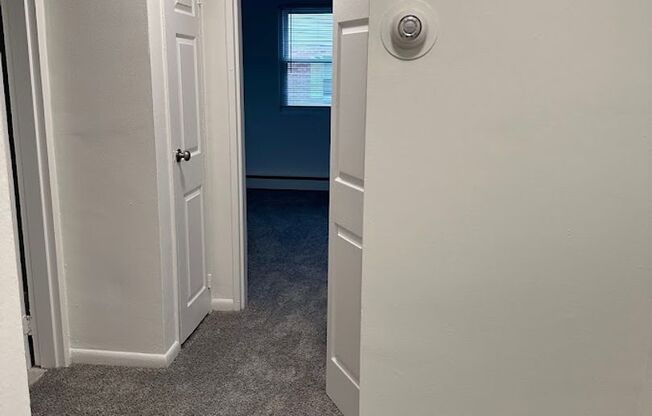 2 beds, 1 bath, 930 sqft, $1,490, Unit 48